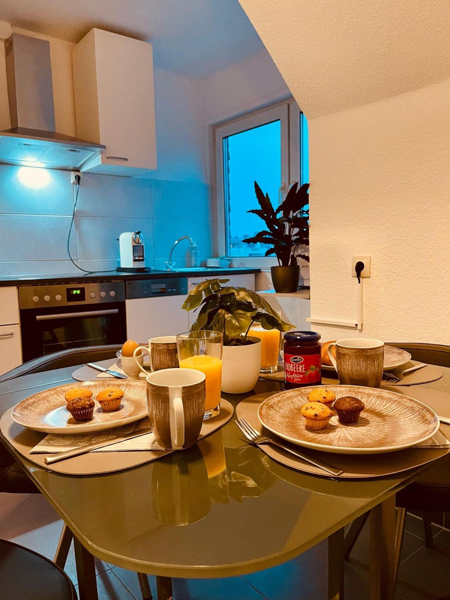 Modernes, Zentrales In Troisdorf, Region Koeln Bonn, 3 Etage, Maximal Fuer 4 Personen, Parkplatz & Netflix Inklusive