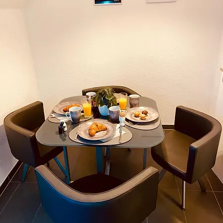 Modernes, Zentrales Apartment In Troisdorf, Region Koeln Bonn, 3 Etage, Maximal Fuer 4 Personen, Parkplatz & Netflix Inklusive Exterior foto