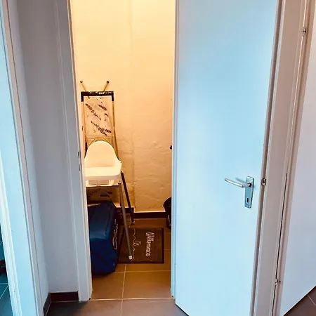 Modernes, Zentrales Apartment In Troisdorf, Region Koeln Bonn, 3 Etage, Maximal Fuer 4 Personen, Parkplatz & Netflix Inklusive Exterior foto